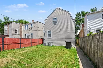 850 N Keystone Avenue, Chicago, IL 60651 - Photo 25