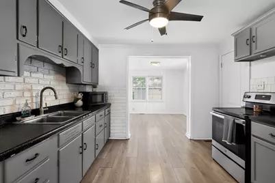 1607 Glenwood Avenue, Joliet, IL 60435 - Photo 9