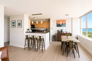 655 W Irving Park Rd, Chicago, IL 60613 - Photo 7