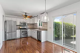 1 Marie Ct, South Elgin, IL 60177 - Photo 7