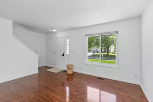 1 Marie Ct, South Elgin, IL 60177 - Photo 5
