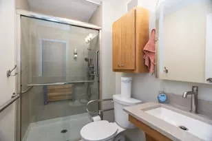 4170 N Marine Dr, Chicago, IL 60613 - Photo 9