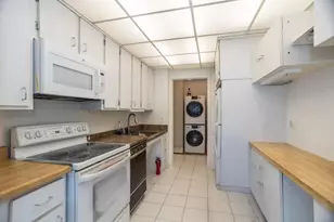 4170 N Marine Dr, Chicago, IL 60613 - Photo 5