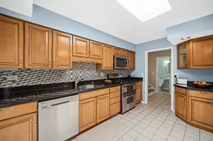 1105 N Hemlock Ln, Mount Prospect, IL 60056 - Photo 7