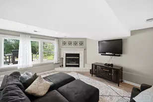 1105 N Hemlock Ln, Mount Prospect, IL 60056 - Photo 27