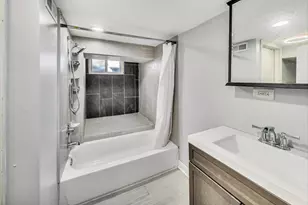 402 N Main St, Mount Prospect, IL 60056 - Photo 17