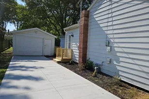 3015 Ezekiel Ave, Zion, IL 60099 - Photo 13