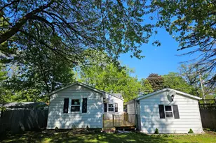 3015 Ezekiel Ave, Zion, IL 60099 - Photo 1