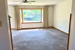 203 Oneill St, Joliet, IL 60436 - Photo 3