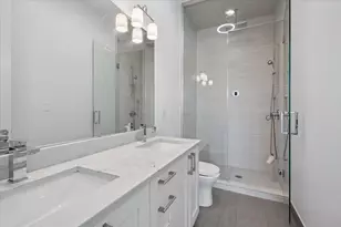 529 N Claremont Ave, Chicago, IL 60612 - Photo 13
