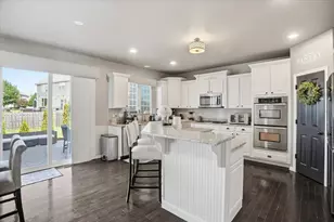 650 Iris Ct, Lake Villa, IL 60046 - Photo 17