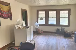 313 N 5th St, Watseka, IL 60970 - Photo 7