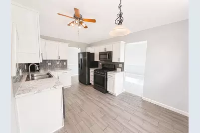 828 Huron Court, Carol Stream, IL 60188 - Photo 7
