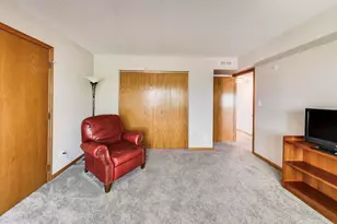 9750 Koch Ct, Orland Park, IL 60467 - Photo 15
