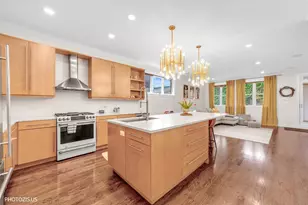 1718 W Superior St, Chicago, IL 60622 - Photo 11