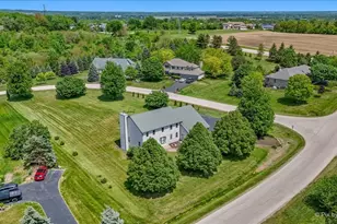 6701 Debbie Ln, Marengo, IL 60152 - Photo 5