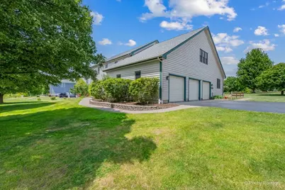 6701 Debbie Lane, Marengo, IL 60152 - Photo 3