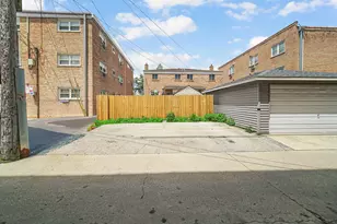 9115 N Gross Point Rd, Skokie, IL 60077 - Photo 19