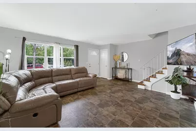9115 N Gross Point Road, Skokie, IL 60077 - Photo 5