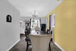 9115 N Gross Point Rd, Skokie, IL 60077 - Photo 7
