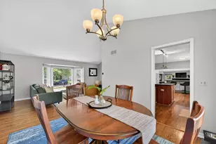 1205 Ardmore Dr, Naperville, IL 60540 - Photo 17