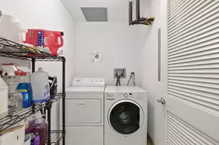 3140 N Sheffield Ave, Chicago, IL 60657 - Photo 17