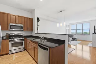 3140 N Sheffield Ave, Chicago, IL 60657 - Photo 9
