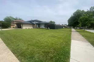 1801 E Aztec Ln, Mount Prospect, IL 60056 - Photo 25