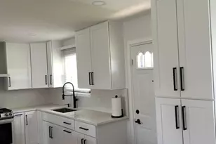 1801 E Aztec Ln, Mount Prospect, IL 60056 - Photo 9