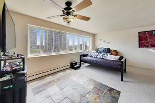 708 W Bittersweet Pl, Chicago, IL 60613 - Photo 9