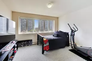 708 W Bittersweet Pl, Chicago, IL 60613 - Photo 15