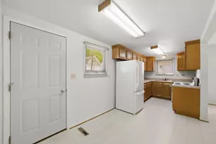 33847 N Prospect Dr, Grayslake, IL 60030 - Photo 9