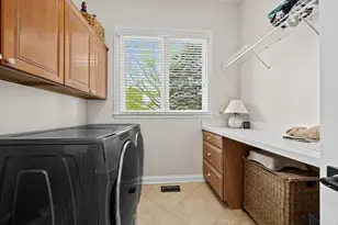 10N767 Newport Ct, Elgin, IL 60124 - Photo 31