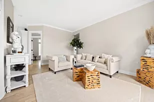 10N767 Newport Ct, Elgin, IL 60124 - Photo 23