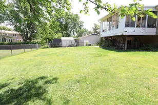 212 Lexington Dr, Bolingbrook, IL 60440 - Photo 7
