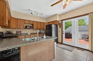 212 S Elm St, Franklin Grove, IL 61031 - Photo 9