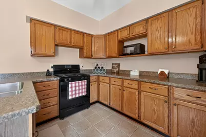 212 S Elm Street, Franklin Grove, IL 61031 - Photo 11
