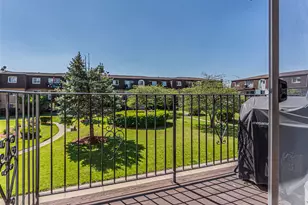 9480 Bay Colony Dr, Des Plaines, IL 60016 - Photo 15