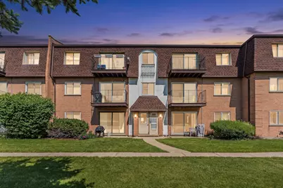 9480 Bay Colony Drive #2N, Des Plaines, IL 60016 - Photo 1