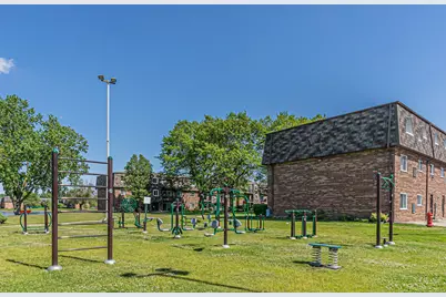 9480 Bay Colony Drive #2N, Des Plaines, IL 60016 - Photo 19