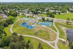 525 Newtown Dr, Buffalo Grove, IL 60089 - Photo 29