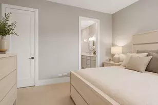 2438 N Western Ave, Chicago, IL 60647 - Photo 13