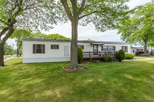 696 Birch Ave, Park City, IL 60085 - Photo 27