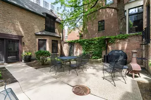 1226 N Dearborn St, Chicago, IL 60610 - Photo 23