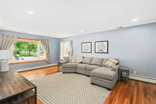 30W111 Bruce Ln, Naperville, IL 60563 - Photo 7