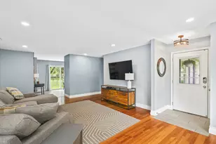 30W111 Bruce Ln, Naperville, IL 60563 - Photo 5