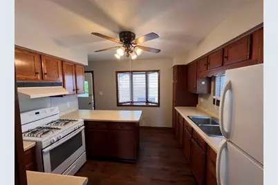 1724 Green Bay Road, North Chicago, IL 60064 - Photo 7