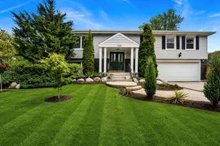 1135 Crestwood Dr, Northbrook, IL 60062 - Photo 1