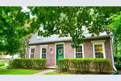 1009 W Green Street, Champaign, IL 61821 - Photo 3