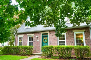 1009 W Green St, Champaign, IL 61821 - Photo 3